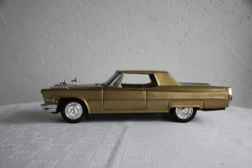 Bandai cadillac impala made - ,