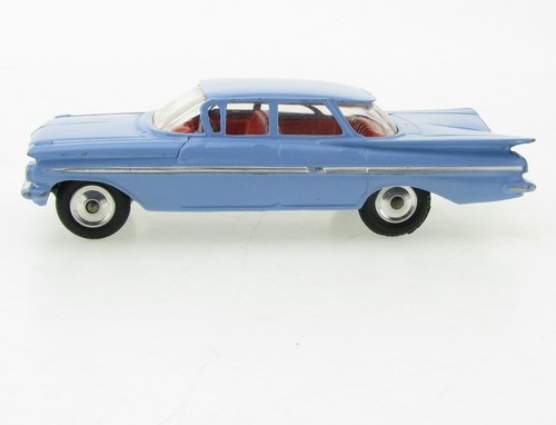 Corgi toys 220 chevrolet - toys,