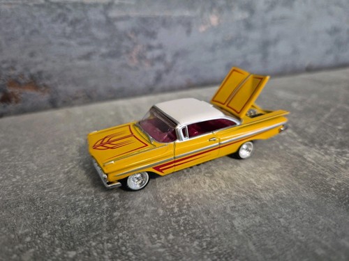 Die cast 2004 revell lowriders - die,